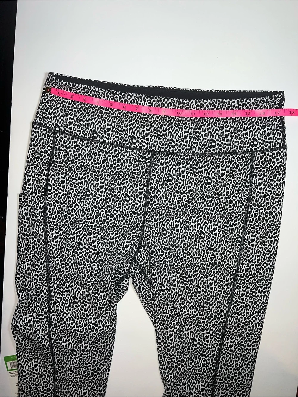 Lilly Pulitzer Luxeletic Leopard Print Pull-On crop Leggings XXL